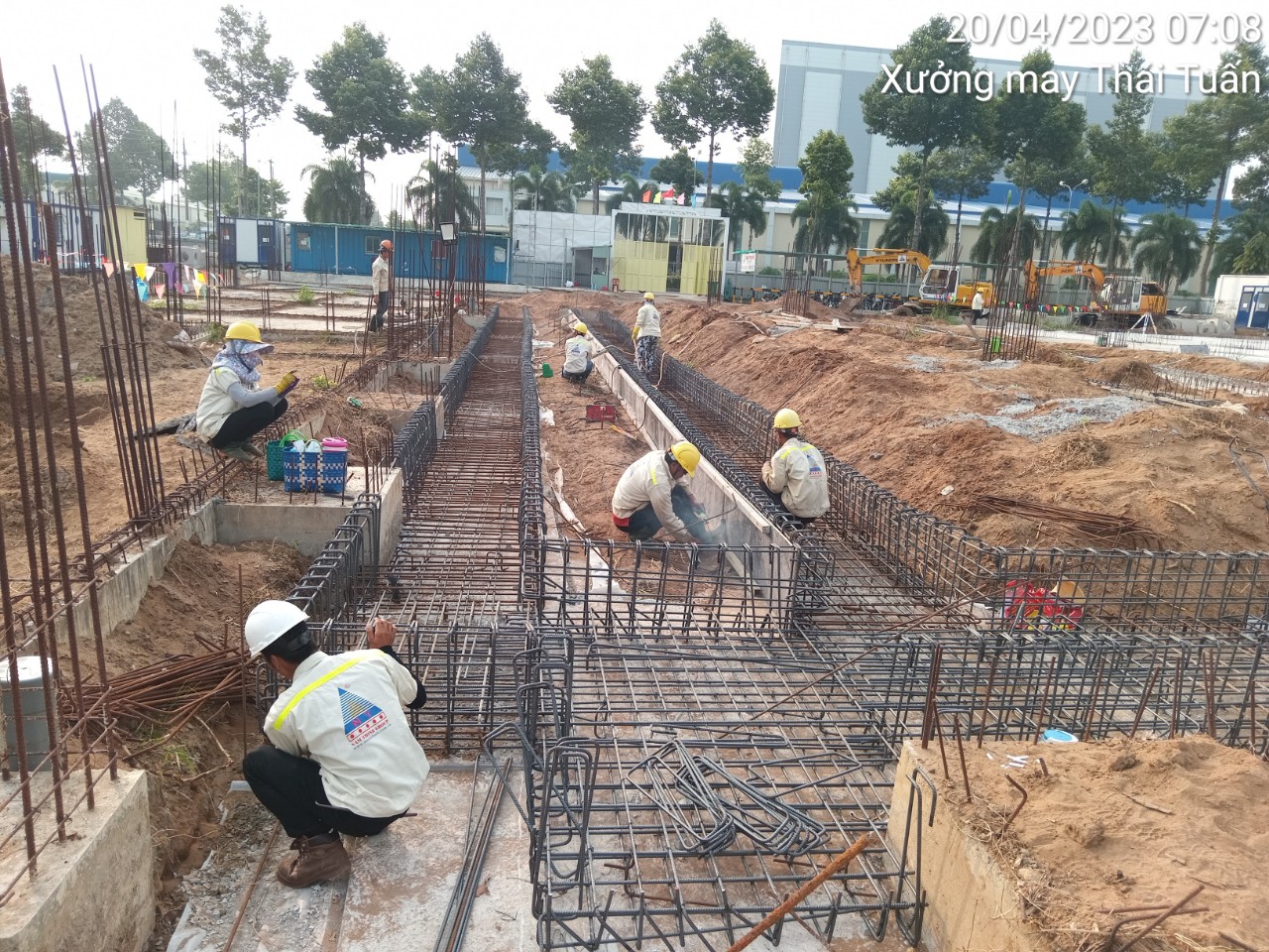 NHÀ MÁY MAY CÔNG NGHỆ CAO THÁI TUẤN
