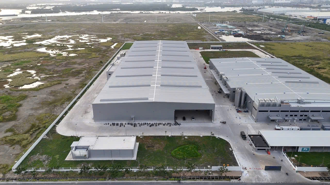 NHÀ MÁY SẢN XUẤT THÙNG NHỰA VÀ CÁC CẤU KIỆN CỦA SCHUETZ